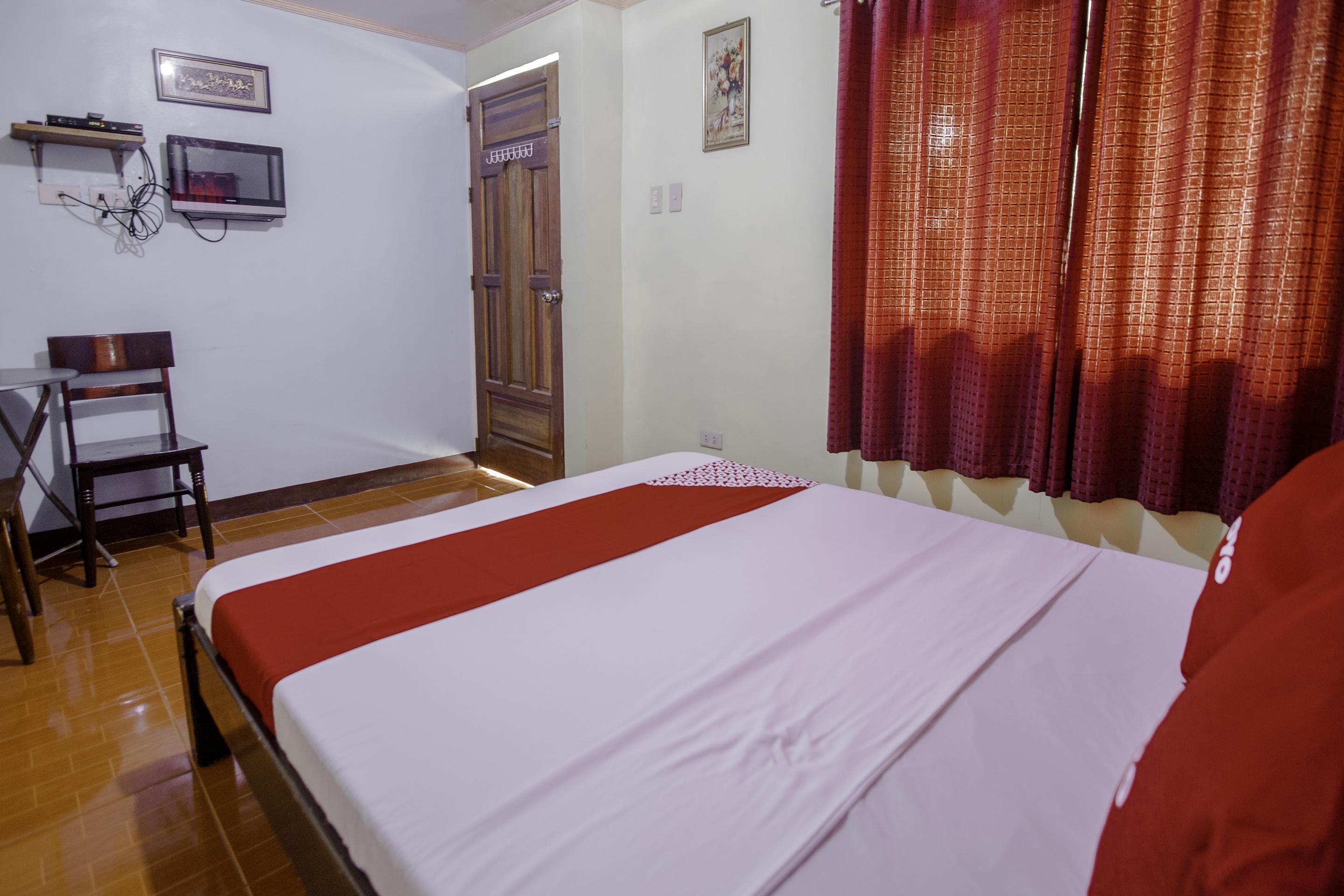 Oyo 741 Sierra Travellers Inn Тагайтай Экстерьер фото