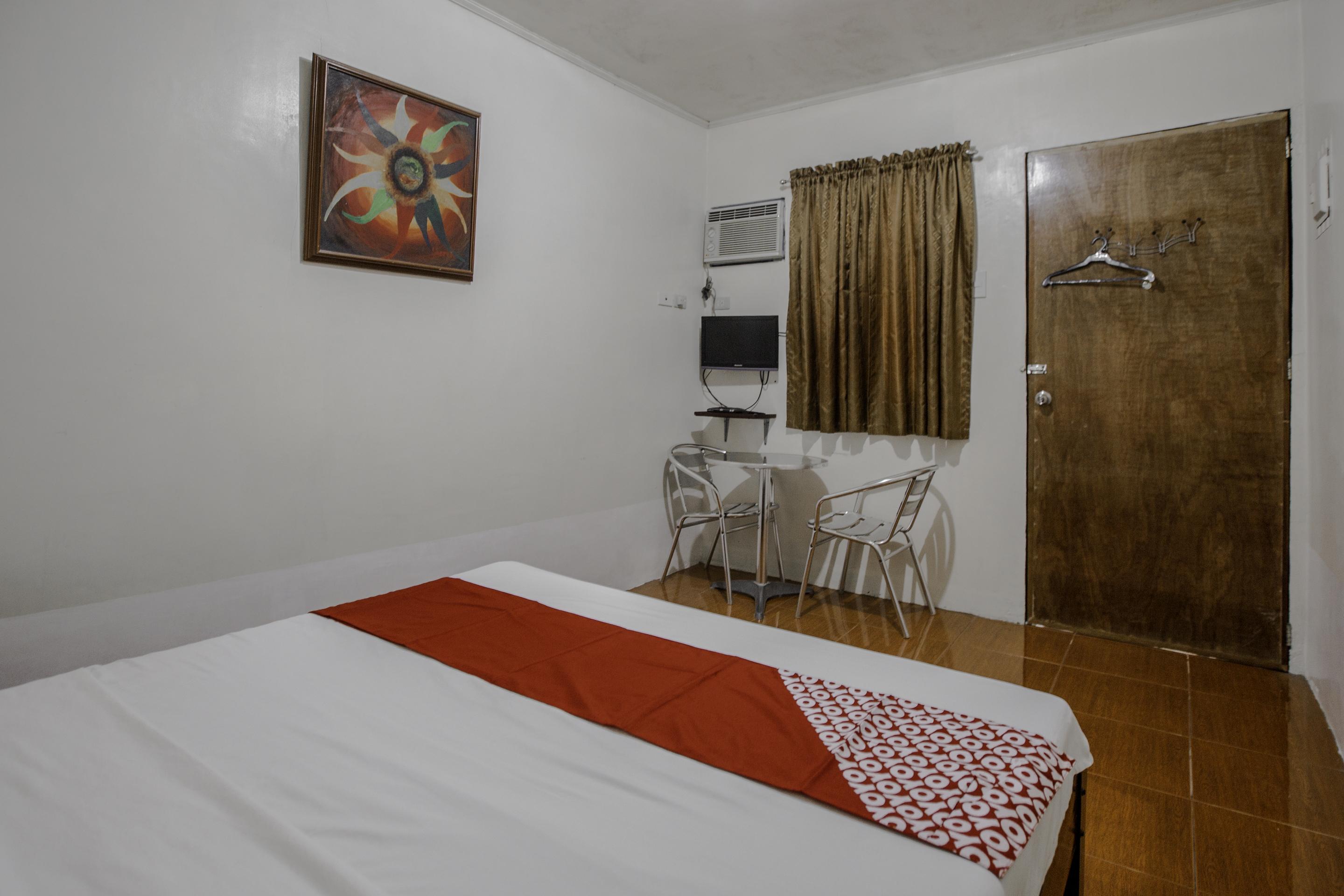 Oyo 741 Sierra Travellers Inn Тагайтай Экстерьер фото