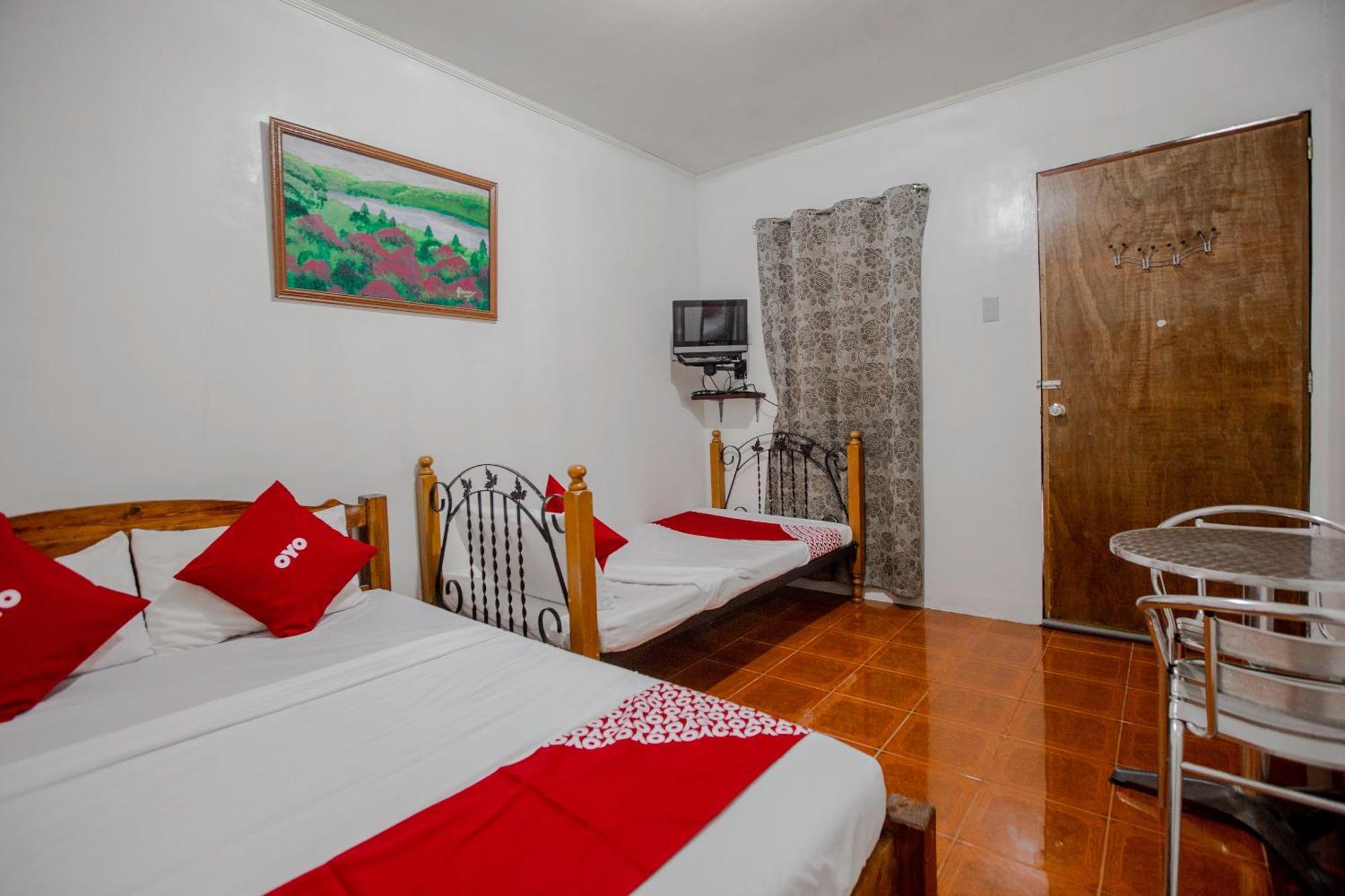 Oyo 741 Sierra Travellers Inn Тагайтай Экстерьер фото