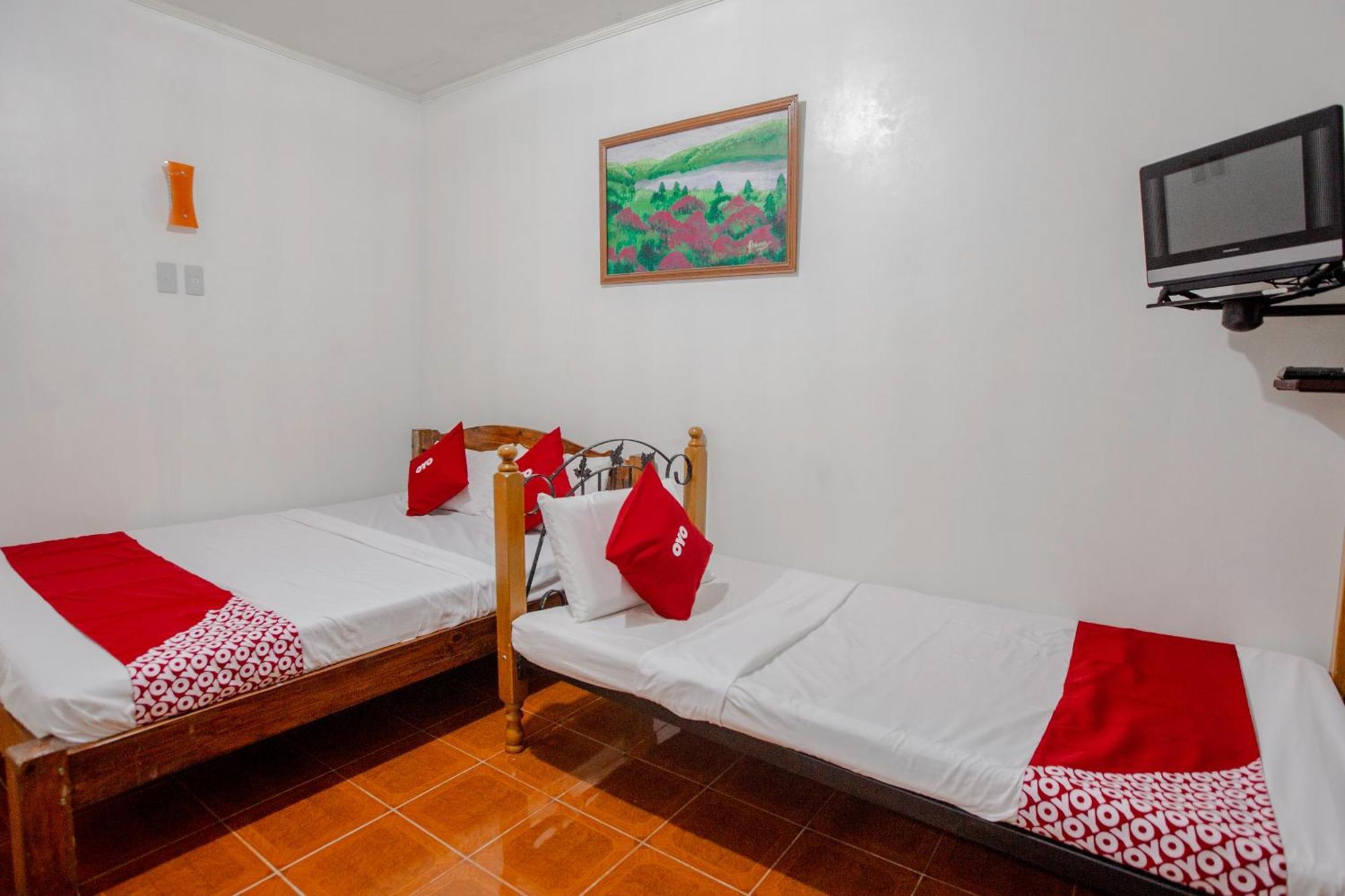 Oyo 741 Sierra Travellers Inn Тагайтай Экстерьер фото