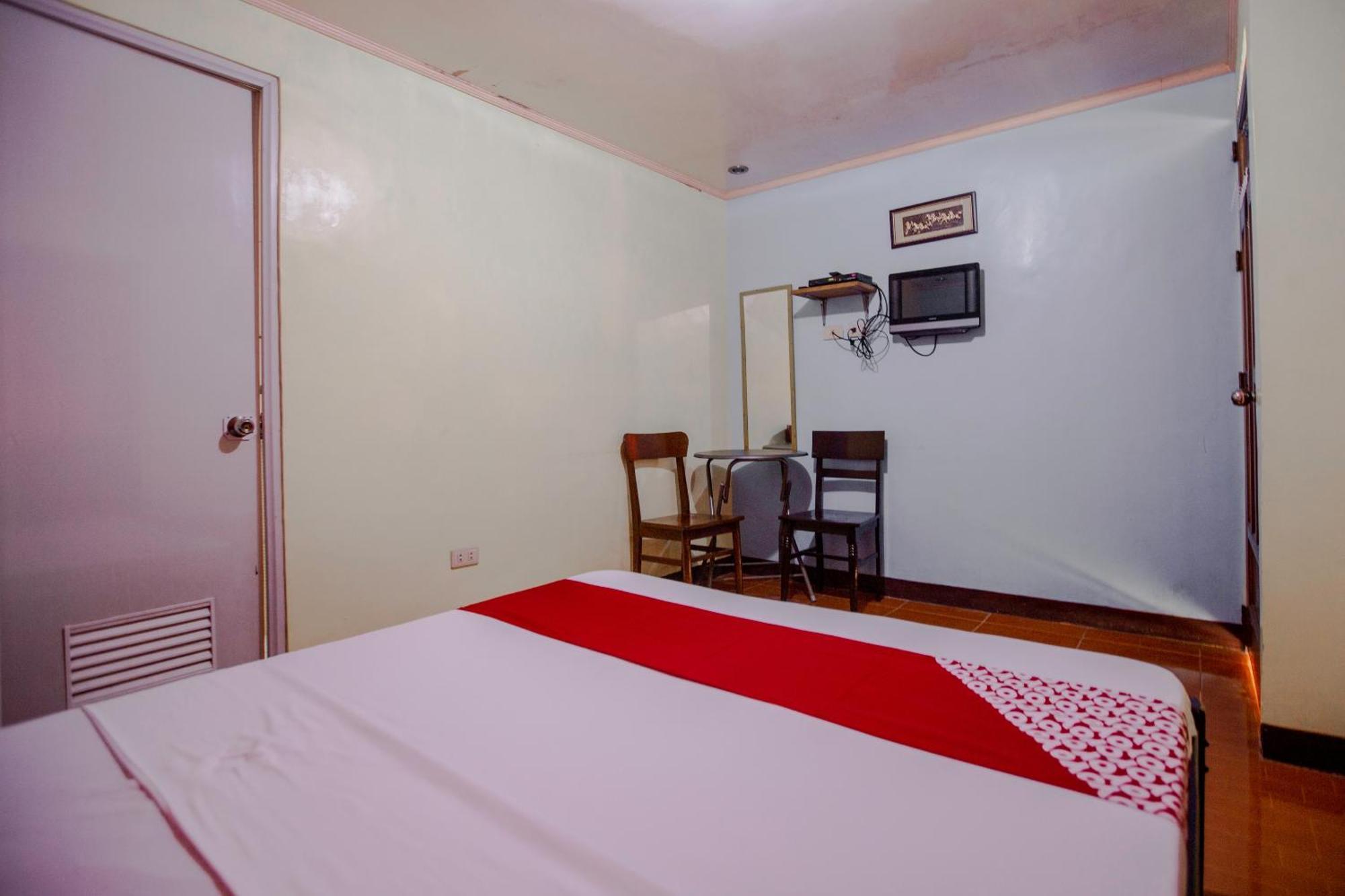Oyo 741 Sierra Travellers Inn Тагайтай Экстерьер фото