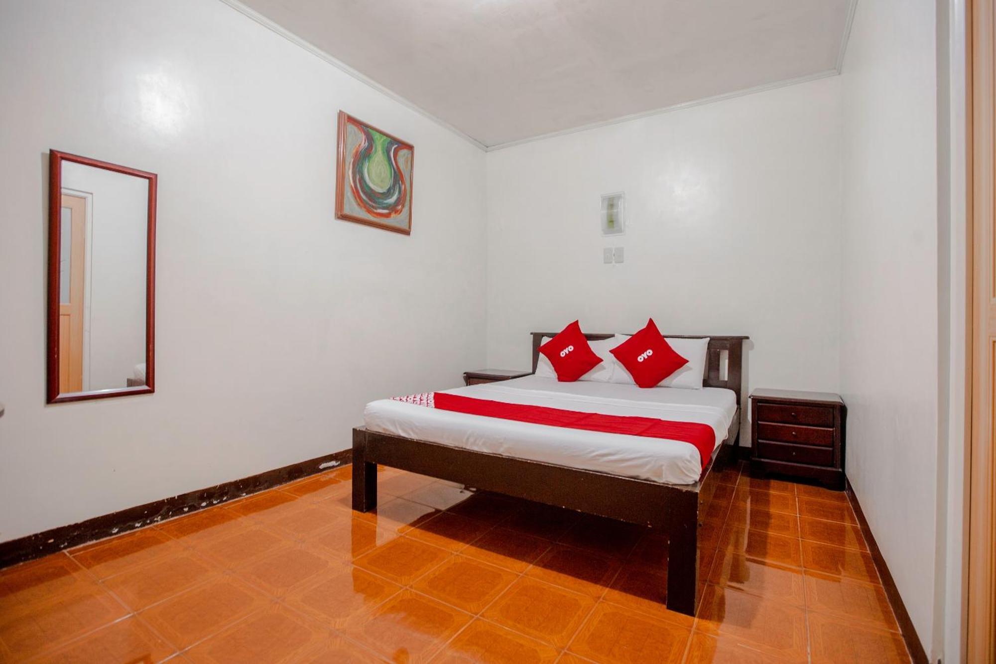 Oyo 741 Sierra Travellers Inn Тагайтай Экстерьер фото