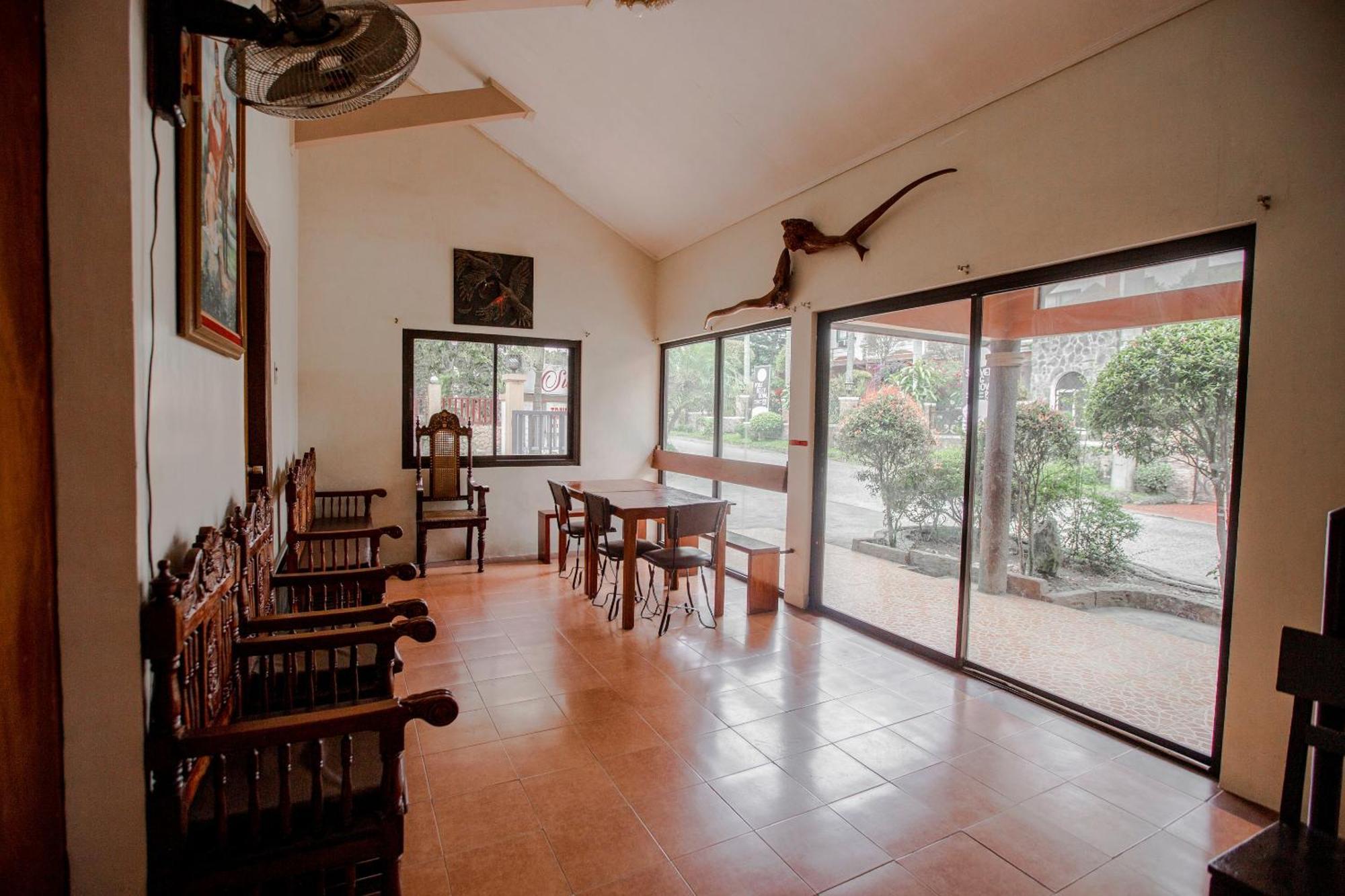 Oyo 741 Sierra Travellers Inn Тагайтай Экстерьер фото