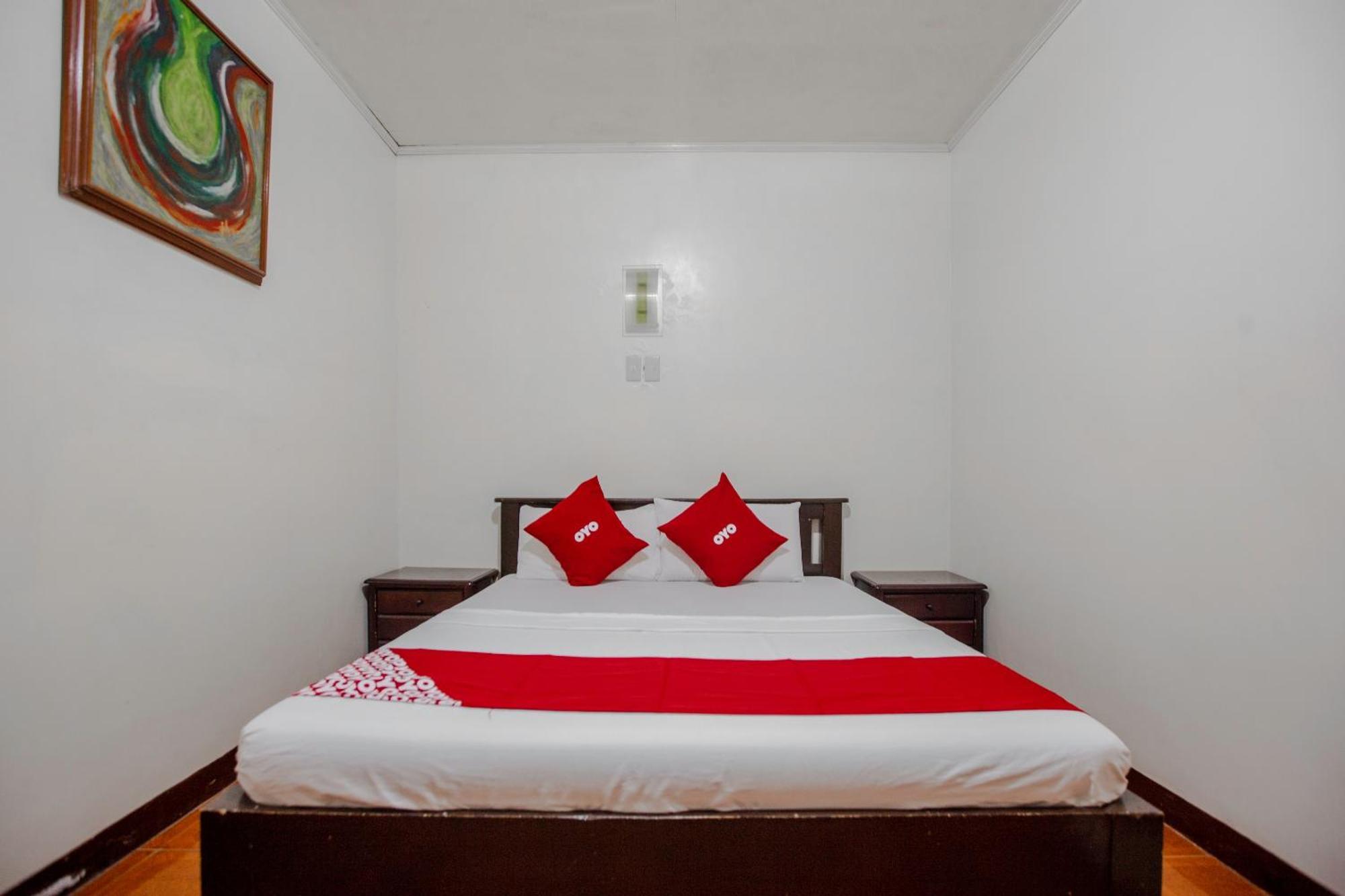 Oyo 741 Sierra Travellers Inn Тагайтай Экстерьер фото