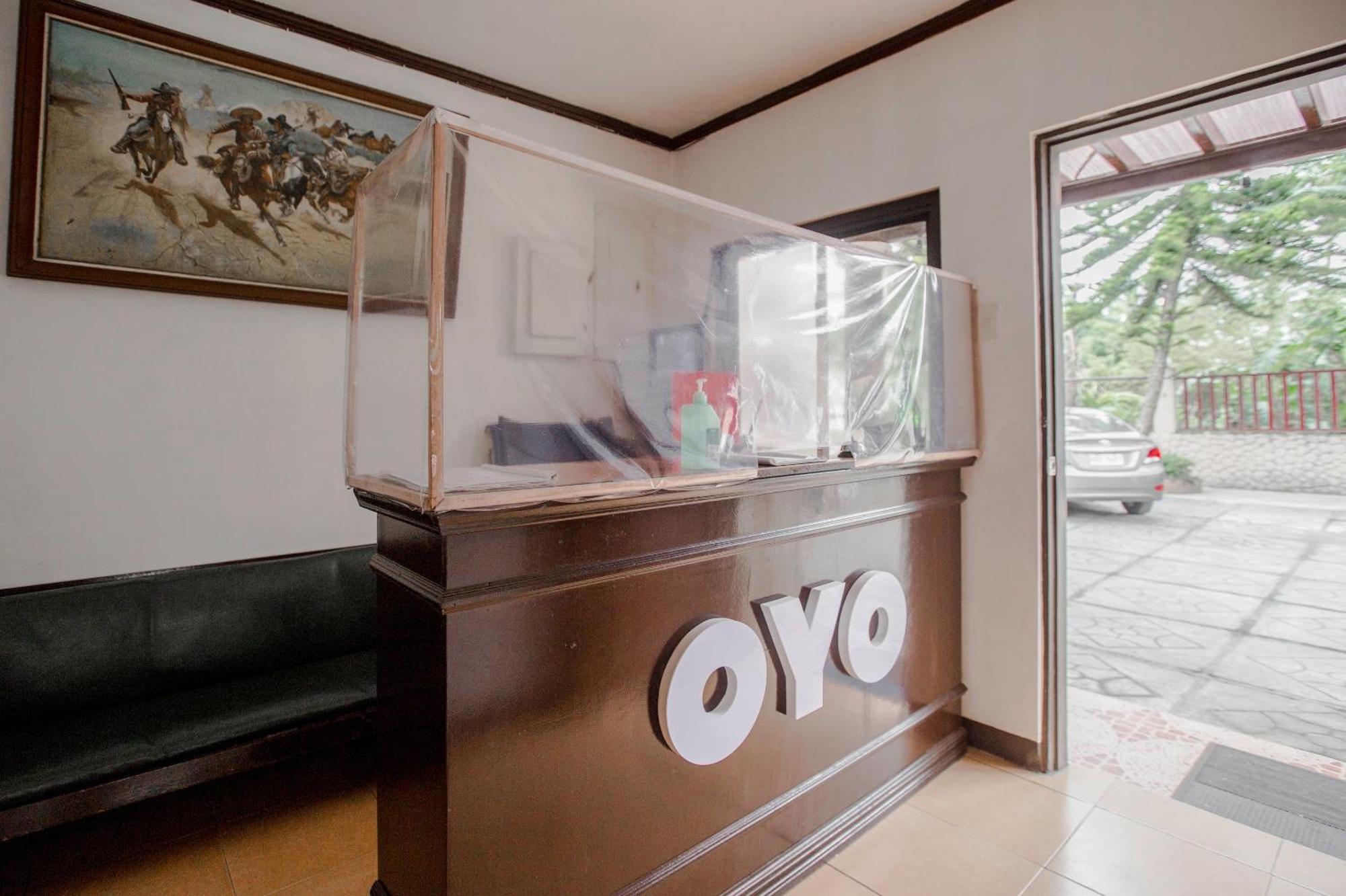 Oyo 741 Sierra Travellers Inn Тагайтай Экстерьер фото