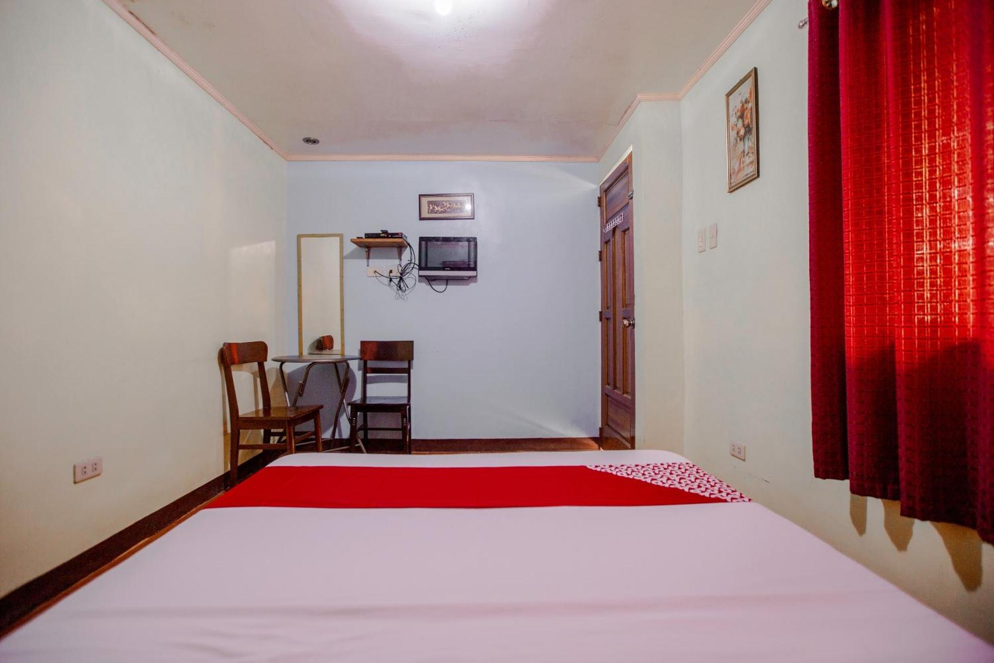 Oyo 741 Sierra Travellers Inn Тагайтай Экстерьер фото